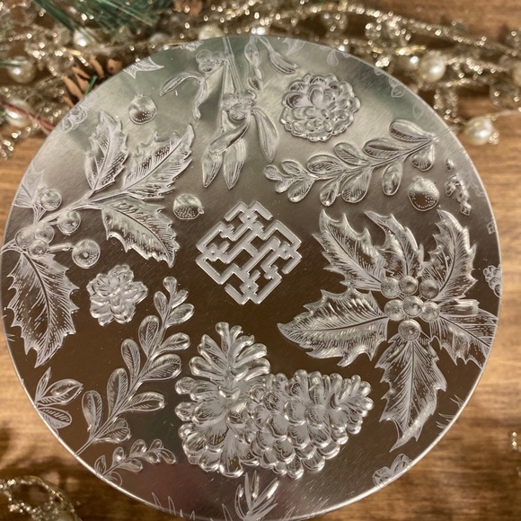 New HomeWorx Season's Greetings 3 Wick Candles - Picture 2 of 3